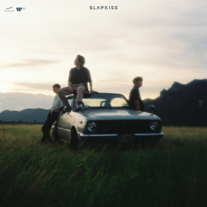 ดาวน์โหลดและฟังเพลง รู้ว่า... พร้อมเนื้อเพลงจาก SLAPKISS