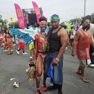 Dengarkan SUCCESSFUL WINE lagu dari RAW TAL3NT dengan lirik