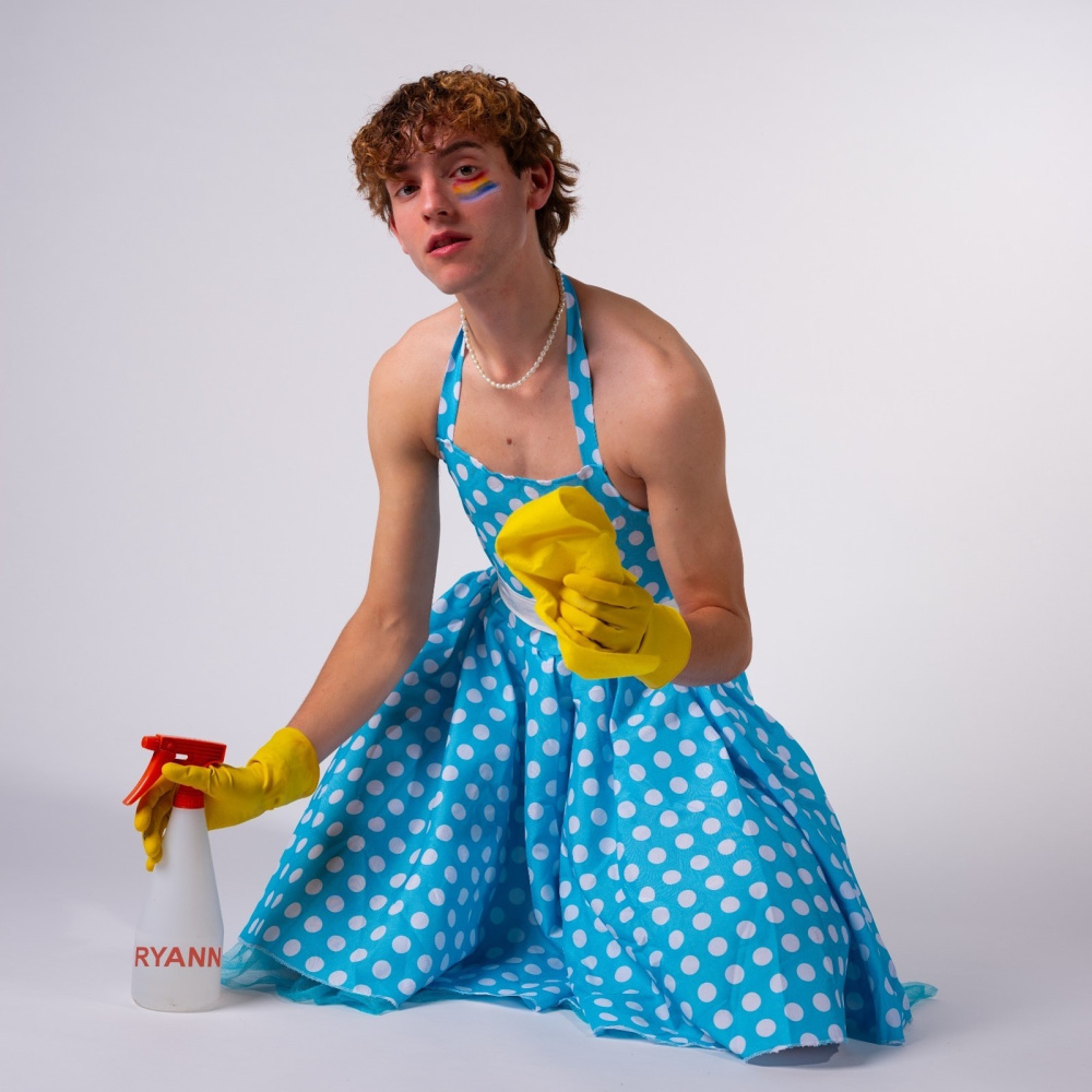 Housewife (Explicit)