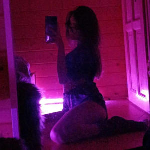 收聽Hellxn的BAD BITCH! (Explicit)歌詞歌曲