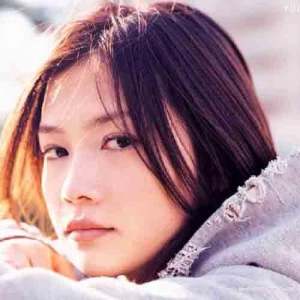 ดาวน์โหลดและฟังเพลง LIFE (Yui Acoustic Version) พร้อมเนื้อเพลงจาก YUI