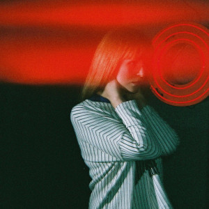 ดาวน์โหลดและฟังเพลง Wires พร้อมเนื้อเพลงจาก Disa
