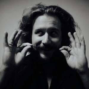 收聽Jim James的Wild Honey歌詞歌曲