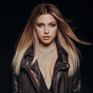 Listen to November Rain song with lyrics from Fanni