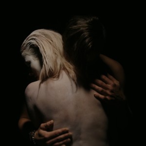 ดาวน์โหลดและฟังเพลง Muscles พร้อมเนื้อเพลงจาก The Complication