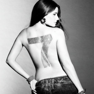 ดาวน์โหลดและฟังเพลง Honesty พร้อมเนื้อเพลงจาก Nelly Furtado
