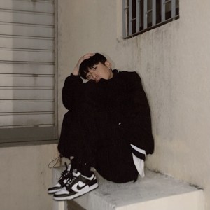 Listen to 잘 지내? song with lyrics from 차우