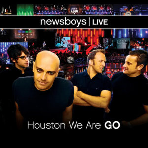 ดาวน์โหลดและฟังเพลง He Reigns (Live) พร้อมเนื้อเพลงจาก Newsboys