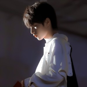 Listen to Take Me Hand (抖音BGM) song with lyrics from 高明远