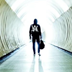 收聽Alan Walker的Faded歌詞歌曲
