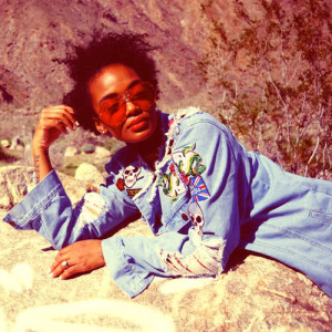 收聽Tia London的Slow Motion歌詞歌曲