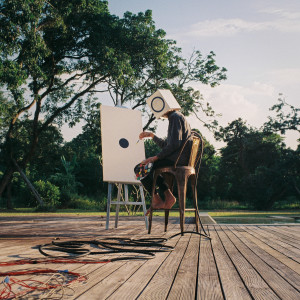 Dengarkan Background Noise lagu dari Solitude is Bliss dengan lirik