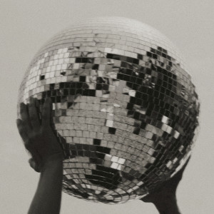 Listen to At the Disco song with lyrics from Nick Roberts