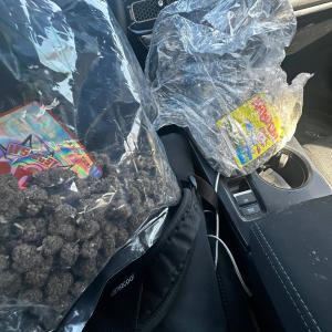 JonscoBx的專輯TruckLoad (feat. Ahve2x) [Explicit]