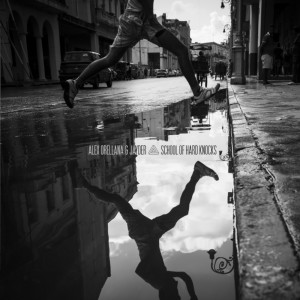 Listen to Mil Razones song with lyrics from Álex Orellana