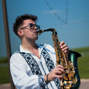 Listen to Când Răsare Soarele song with lyrics from Sebastian Subțire
