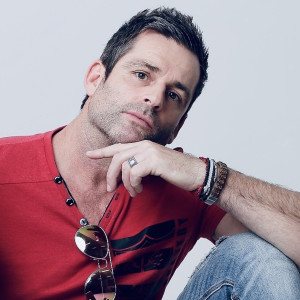 Dengarkan lagu You Take Me There (Radio Edit) nyanyian Tim Webb dengan lirik