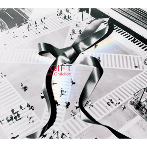ดาวน์โหลดและฟังเพลง GIFT พร้อมเนื้อเพลงจาก Mr.children