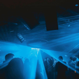 Dengarkan lagu 夜店DJ舞曲, 超劲爆酒吧迪斯科DJ nyanyian DJ阿基 dengan lirik