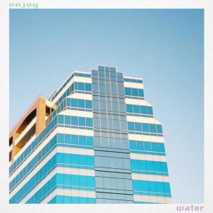 ดาวน์โหลดและฟังเพลง Country Calls พร้อมเนื้อเพลงจาก Water