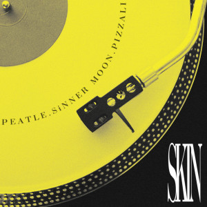 ดาวน์โหลดและฟังเพลง SKIN (Explicit) พร้อมเนื้อเพลงจาก SiNNER MOON