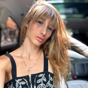 收聽Baby Cashy的Baby drill歌詞歌曲