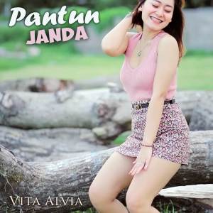 Dengarkan Pantun Janda lagu dari Vita Alvia dengan lirik
