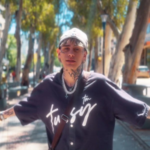 Conti的專輯Valles Oscuros (Explicit)