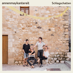 ดาวน์โหลดและฟังเพลง In meinem Bett พร้อมเนื้อเพลงจาก AnnenMayKantereit