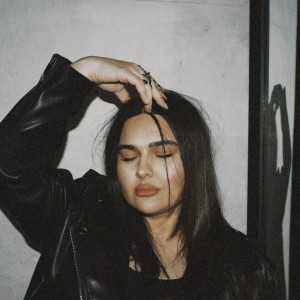 收聽Marihanna的Yalla歌詞歌曲