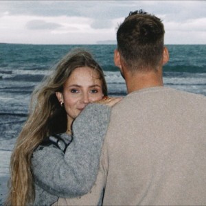 Listen to anywhere song with lyrics from Malen