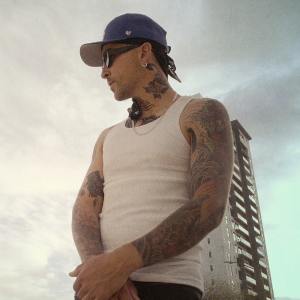 收听Slim Ans的Pasearte Por El Barrio (Explicit)歌词歌曲