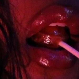 收聽KIRA的lust. (Explicit)歌詞歌曲