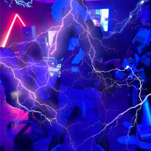 收聽Luh6am的Thunder (Prod vmesh , souljia spirits & 10kgrey) (Explicit)歌詞歌曲