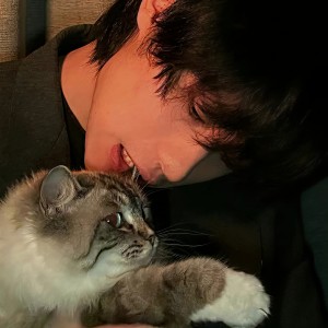 收聽高明遠的雨一夜深深 沉默的秒針 (抖音熱播版)歌詞歌曲