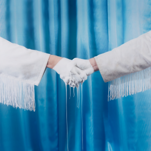 收听FAUX REAL的Come Thru歌词歌曲