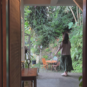 Dengarkan Backyard Boy (Cover) lagu dari Nicole Sidney dengan lirik