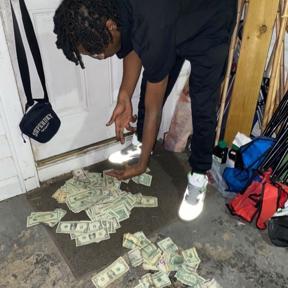 Makin A Right (feat. Lul Muff LA & No ID) (Explicit)