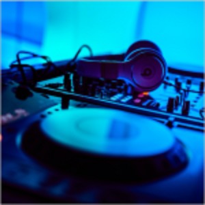 Listen to The Top (完整版) song with lyrics from 5-Uzi