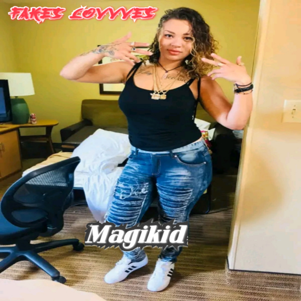 Fakes lovvves (Explicit)