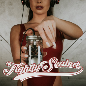 收聽Tightly Sealed的Holiday (Explicit)歌詞歌曲