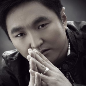 Listen to 浪漫在大草原 (伴奏) song with lyrics from 呼斯楞