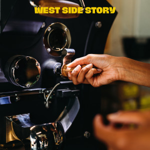 Dengarkan Something's Coming (From "West Side Story") lagu dari Larry Kert dengan lirik