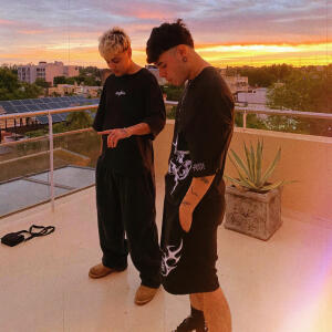 default playlist img