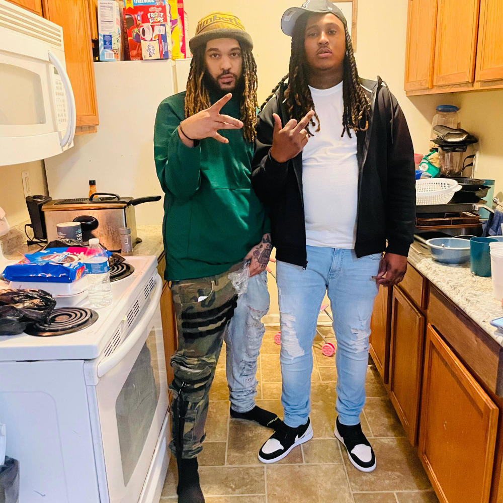Does that (feat. Handz) (Explicit)