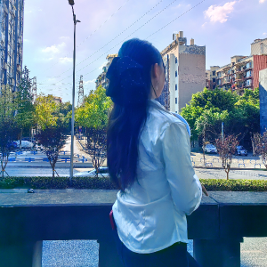 Listen to 心被伤的那么痛 (完整版) song with lyrics from 小青念