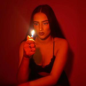 收聽Aiona Santana的donde hubo fuego歌詞歌曲