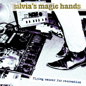 Dengarkan lagu For A Kiss Or Two nyanyian Silvia's Magic Hands dengan lirik