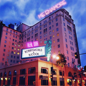 ดาวน์โหลดและฟังเพลง Me Enamore (Explicit) พร้อมเนื้อเพลงจาก Real Ona