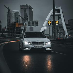 收聽Liyo的MERCEDES歌詞歌曲